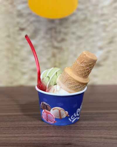 ايطالي علبة صغيرة